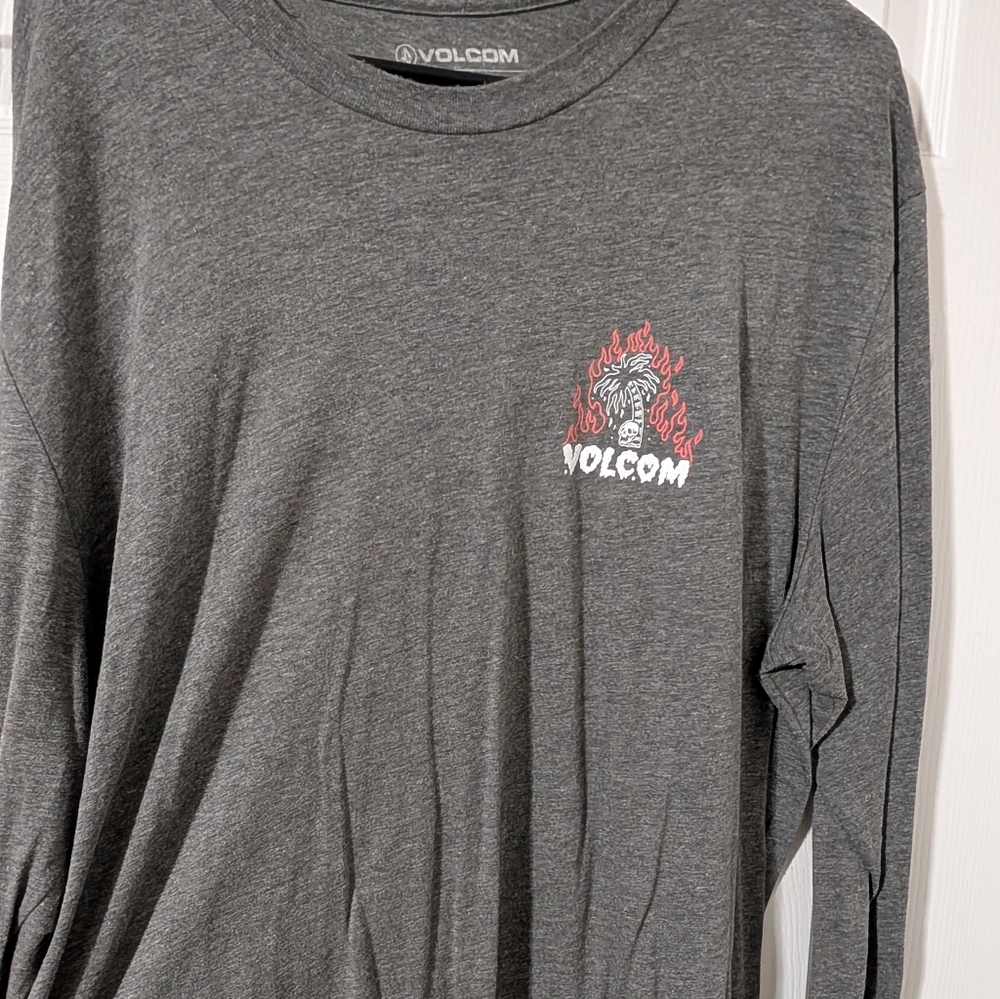 Men's XL volcom shirt